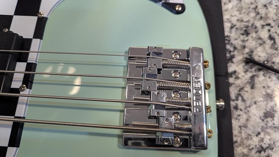 Amazon | Fender HiMass 4弦バスブリッジアセンブリ 真鍮サドル付き